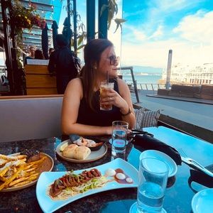 Meet your Posher, 𝓙𝓾𝓷𝓮 𝓛𝓮𝓮𝓷 💕